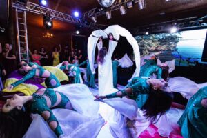 Dança como Terapia, Superando Desafios Emocionais e Físicos, benefícios da dança em diferentes contextos.